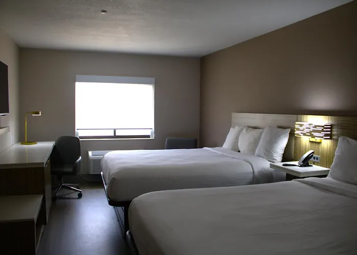 Baymont Inn & Suites By Wyndham San Marcos